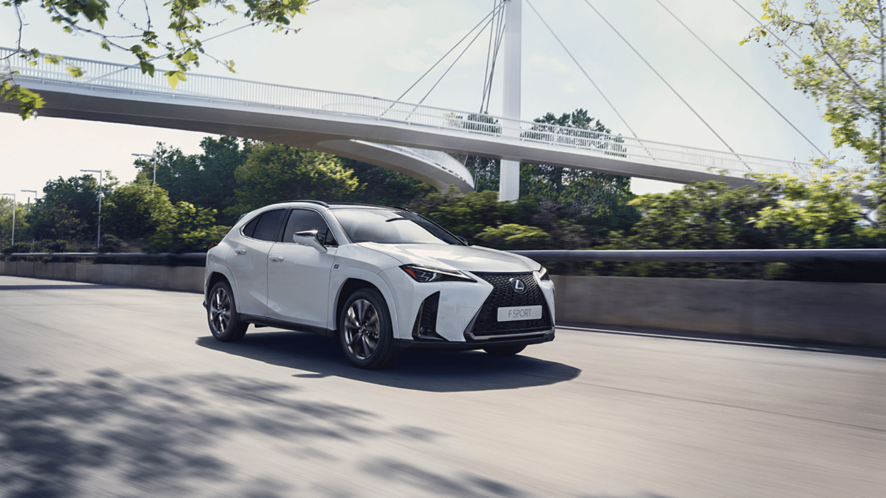 шофиране на Lexus UX