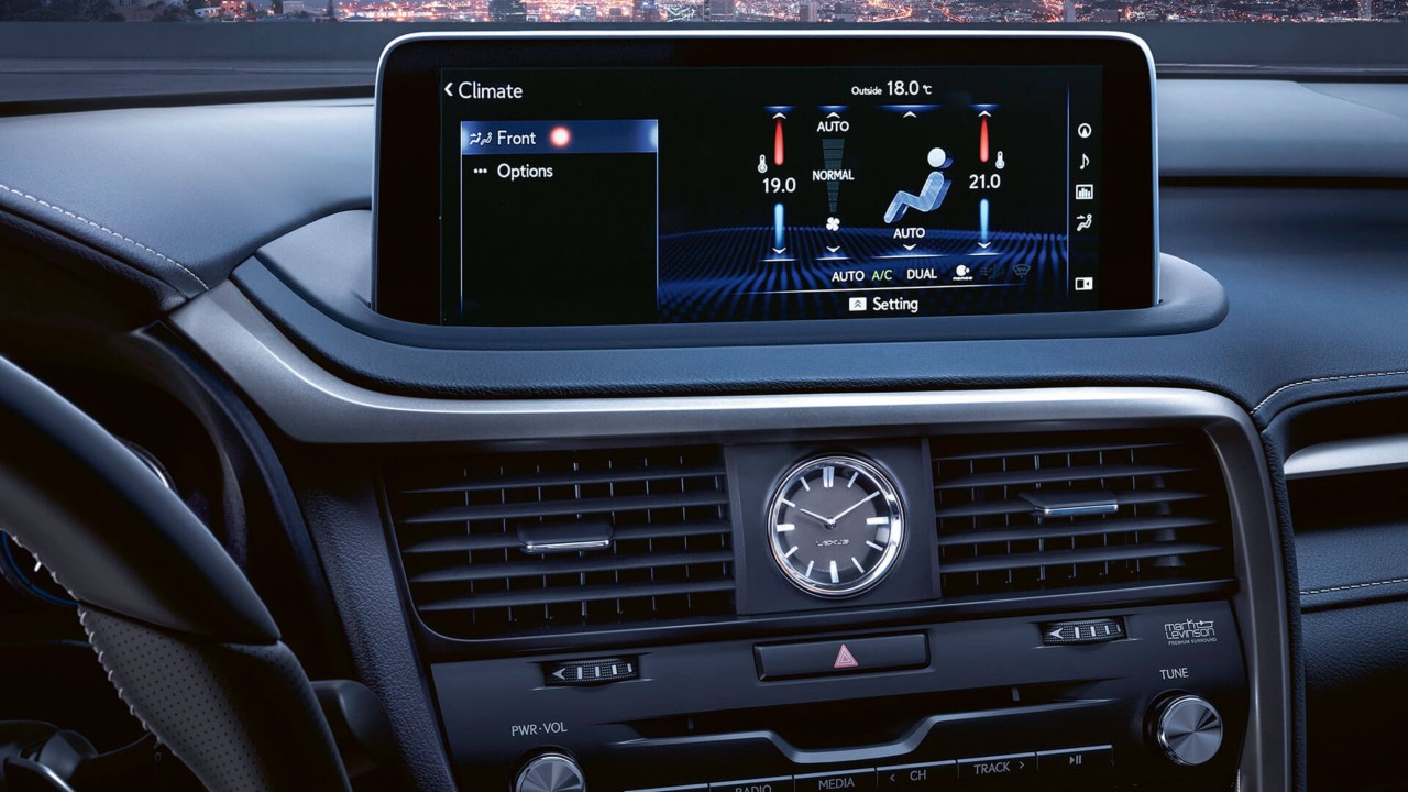 Lexus multimedia display